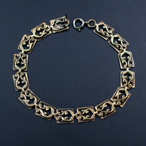 Gold link bracelet for women, patterned book chain bracelet - Picture 1 of 8